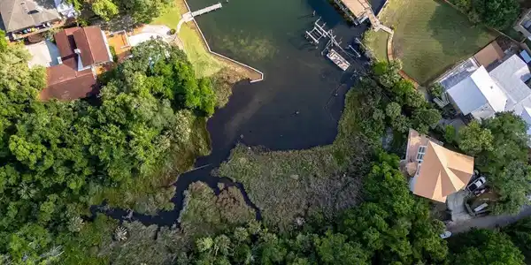 Image 3: 02-Petit Dr Drone-2