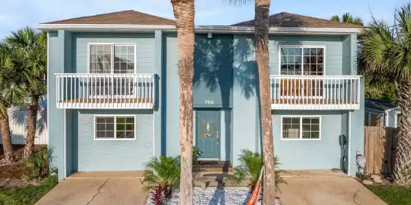 758 Seahorse Avenue