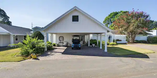 471 Linkside Drive