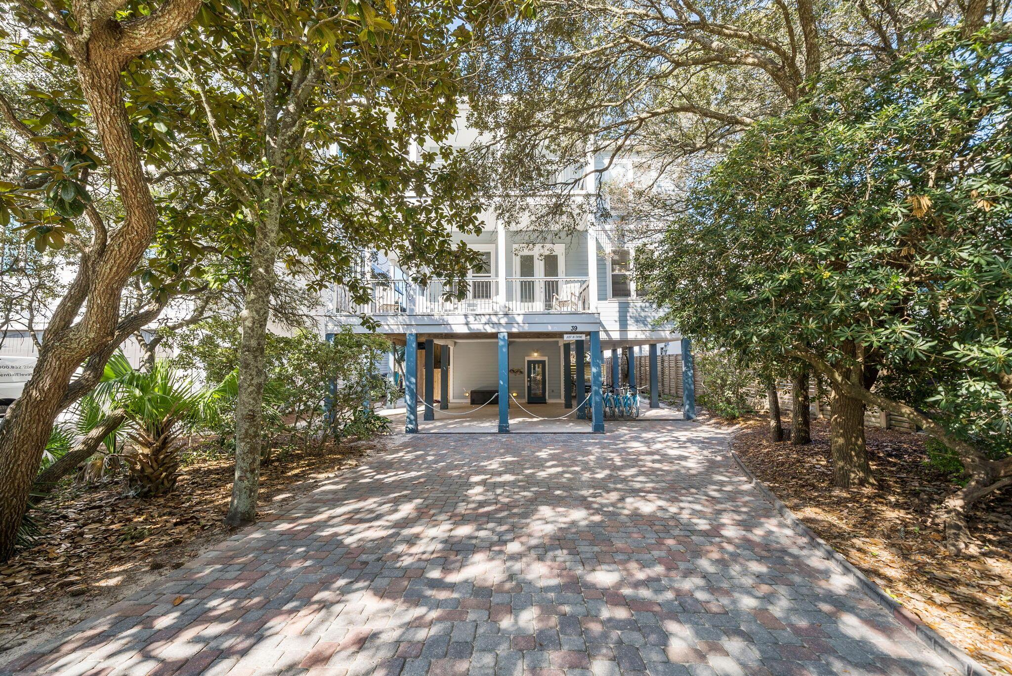 Image 4: 1 Front of House 1