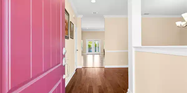 Image 3: Entry