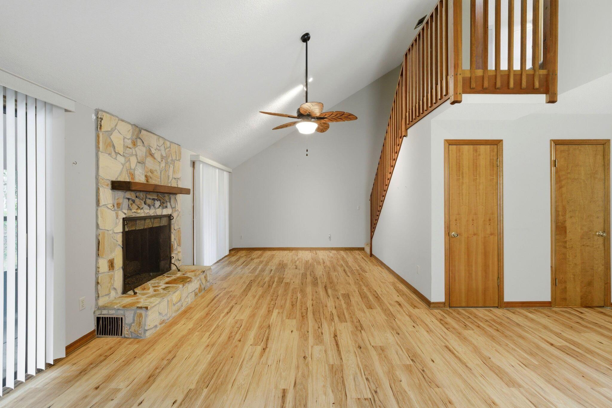 Image 3: 7-web-or-mls-84-hidden-cove-ct