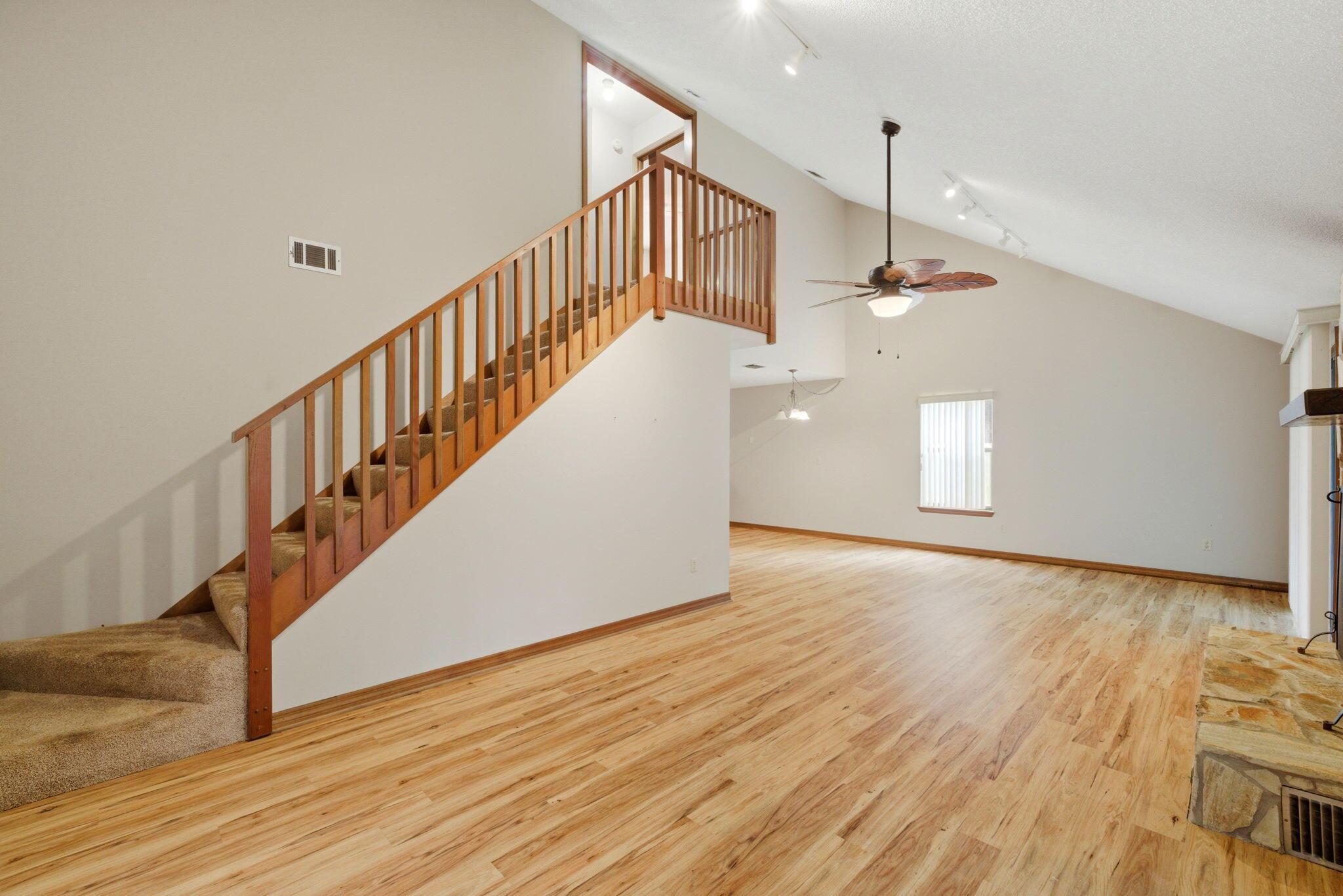 Image 4: 8-web-or-mls-84-hidden-cove-ct