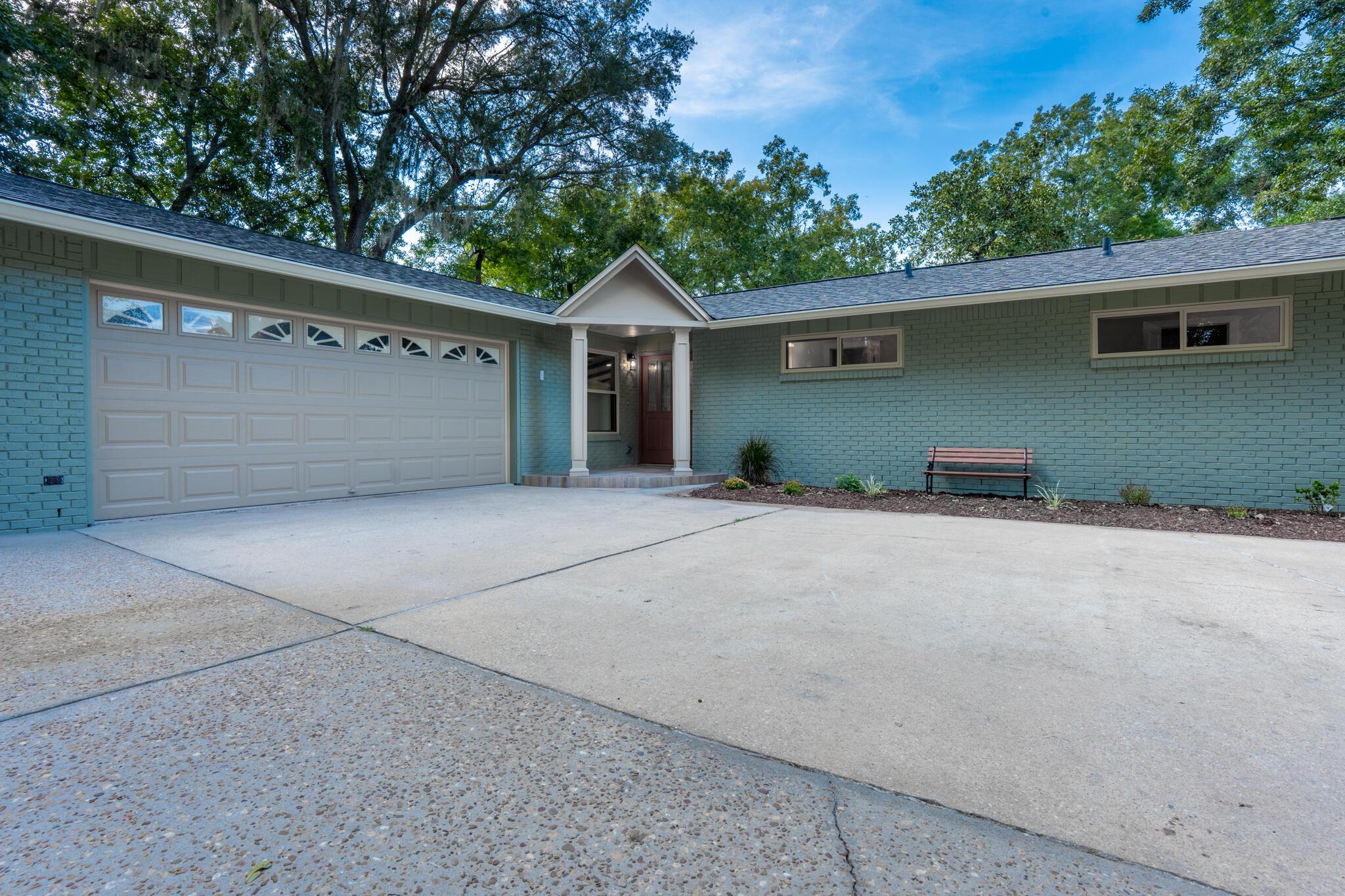 Image 4: 1013 Lake Dr-80