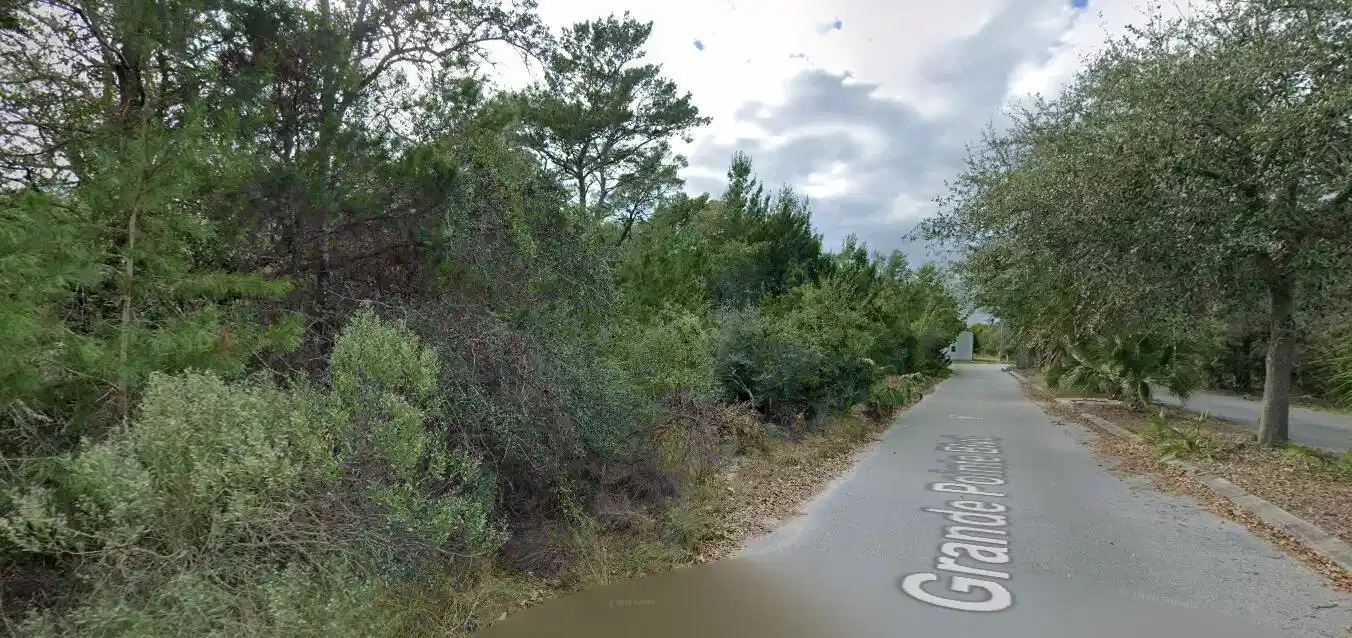 Image 1: Holly Leaf Ln Street Level