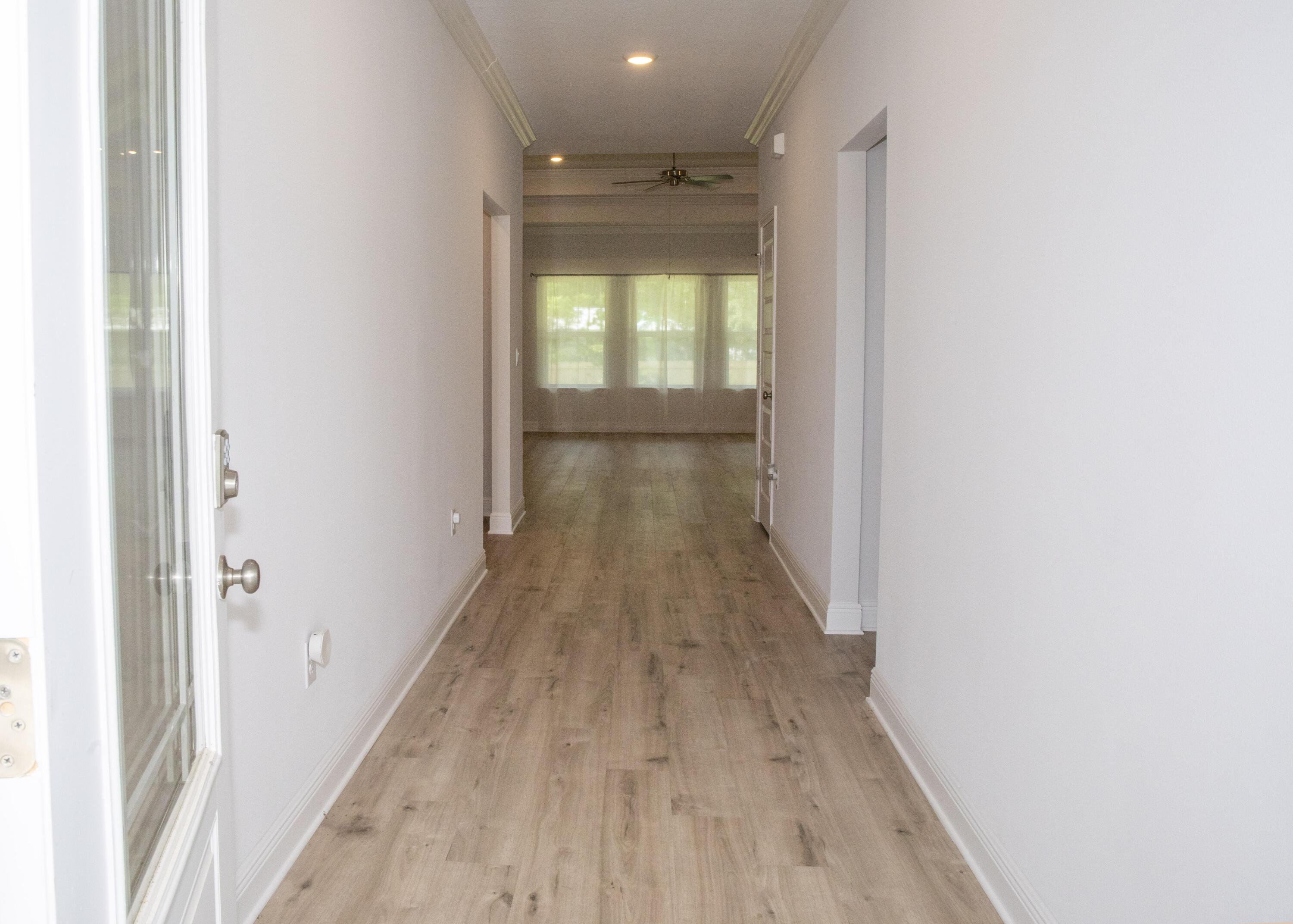 Image 3: Foyer Entrance