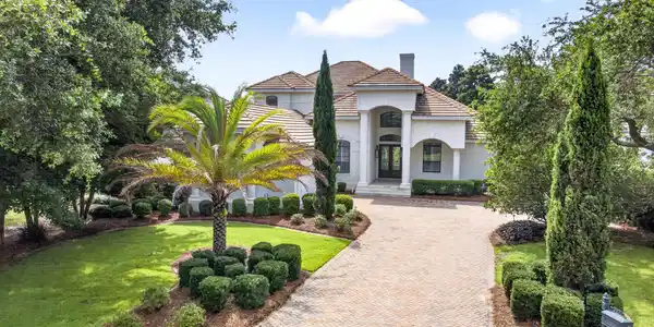 307 Corinthian Place