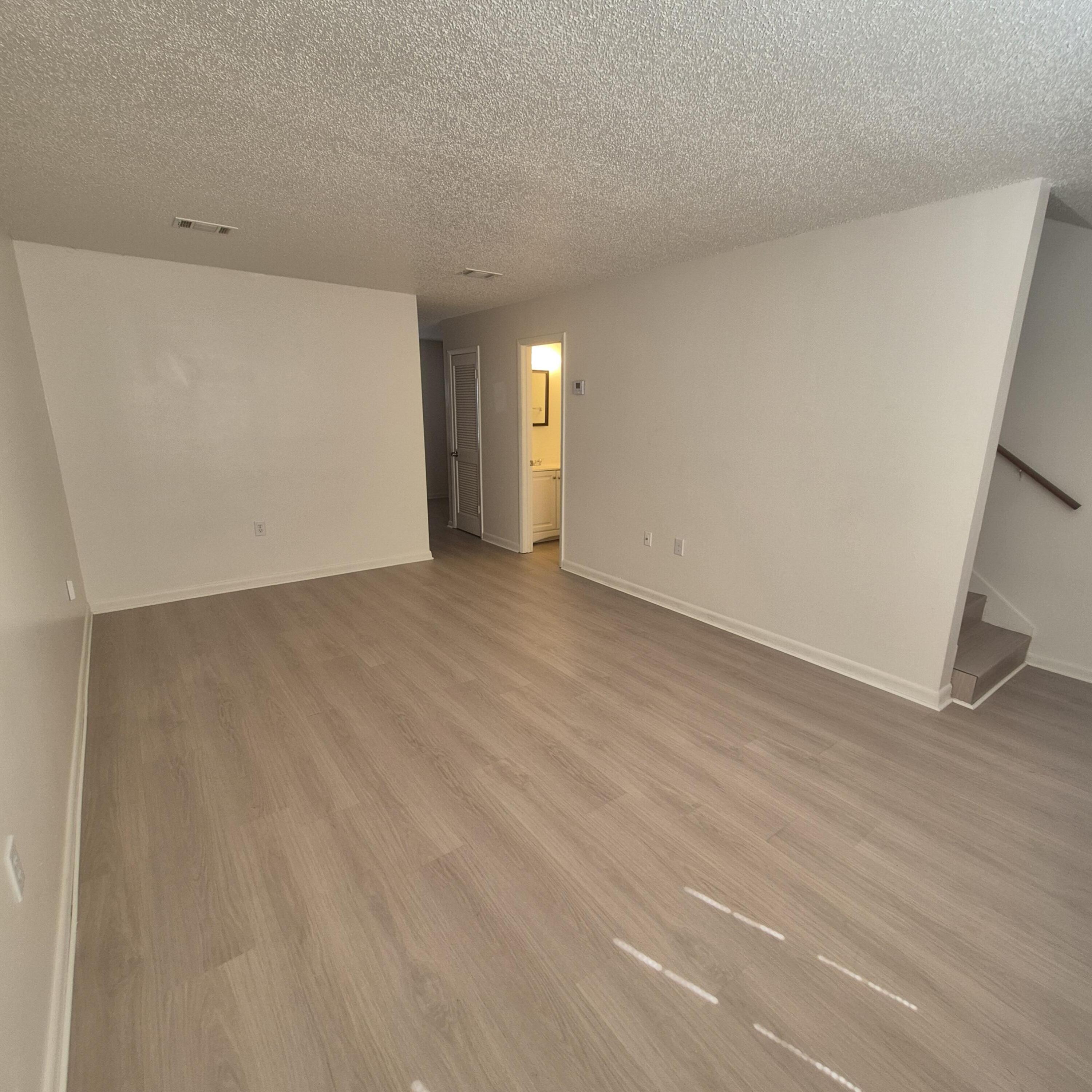 Image 4: Living room