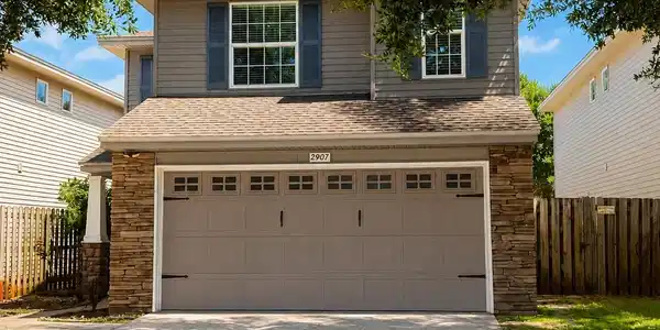 2907 Five Oaks Lane