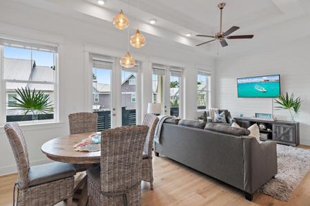 146 E Pine Lands Loop