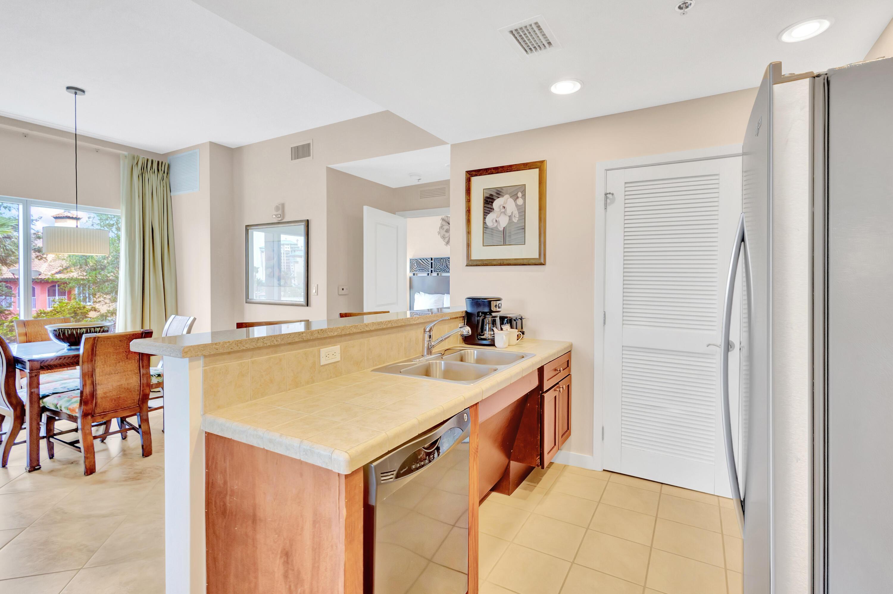 Image 3: kitchen