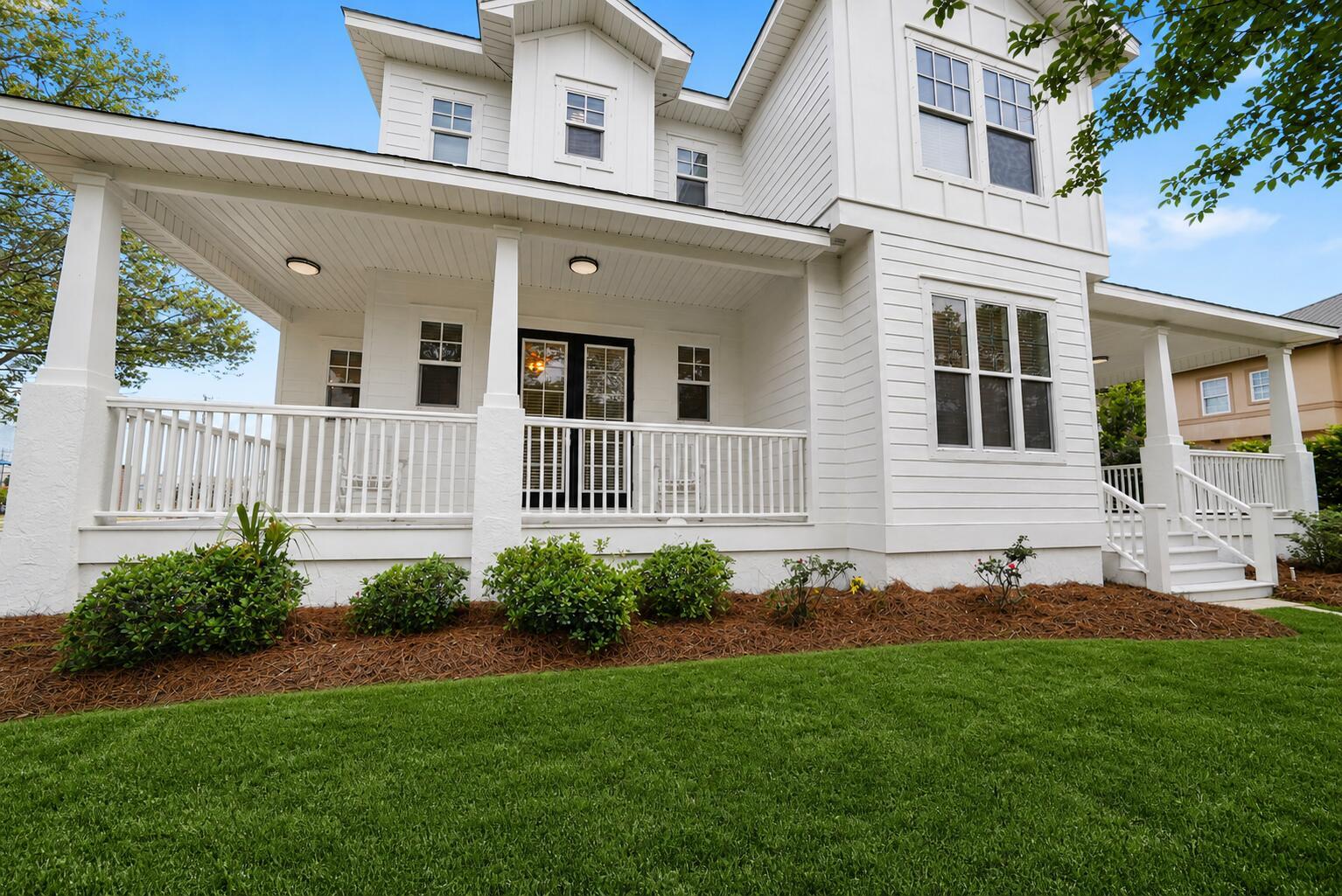 Image 3: 300 Coconut Grove Front 2