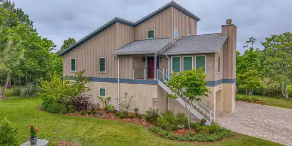 1132 Soundview Trail