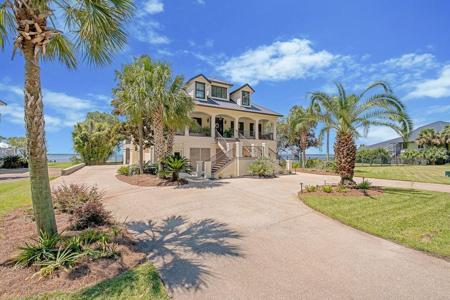 4544 Bayside Drive