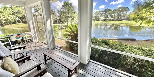 1329 E Ravens Run