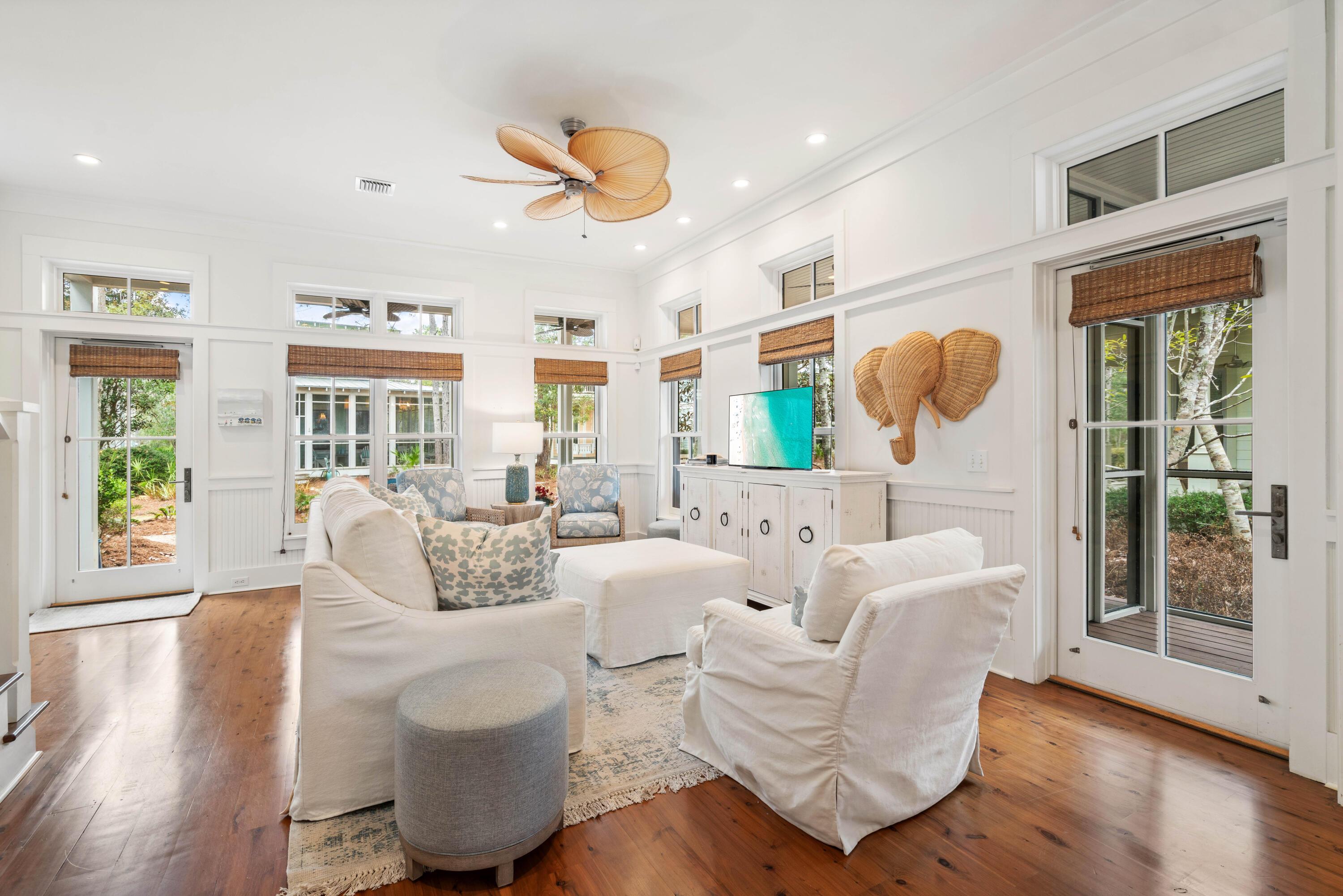 Image 2: Living Area