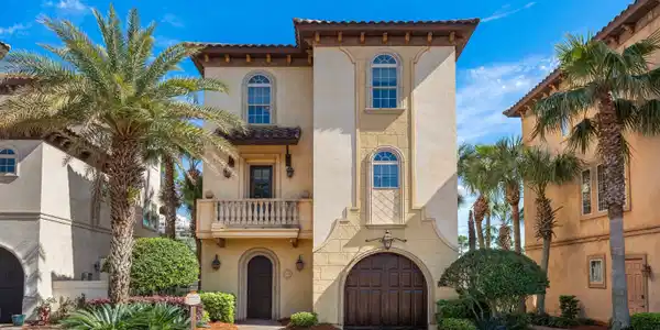 22 St Tropez Court