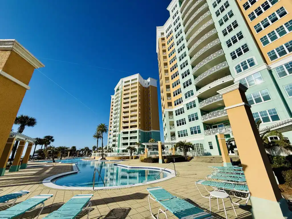 Image 1: En Soleil Condominiums