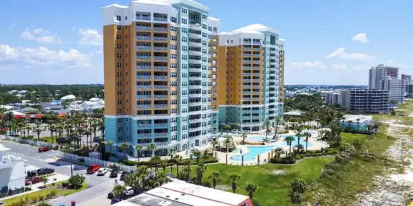 Image 3: En Soleil Condominiums