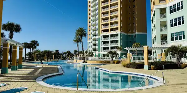 Image 4: En Soleil Condominiums
