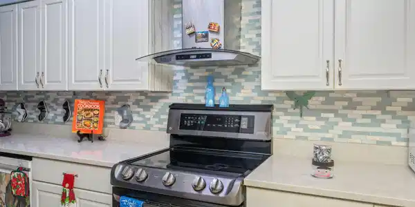 Image 4: 4-web-or-mls-5801-thomas-dr-814