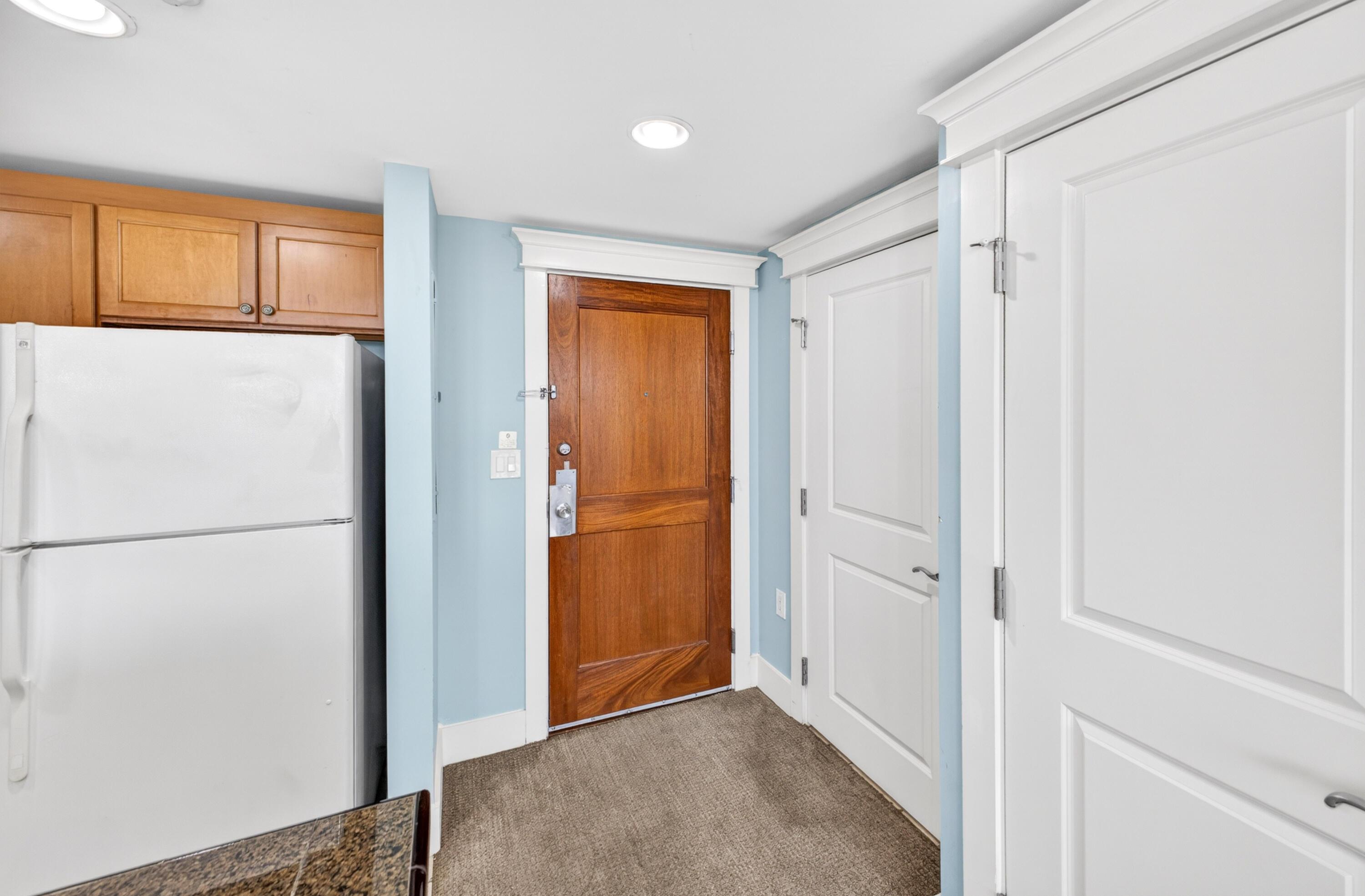Image 4: Entry