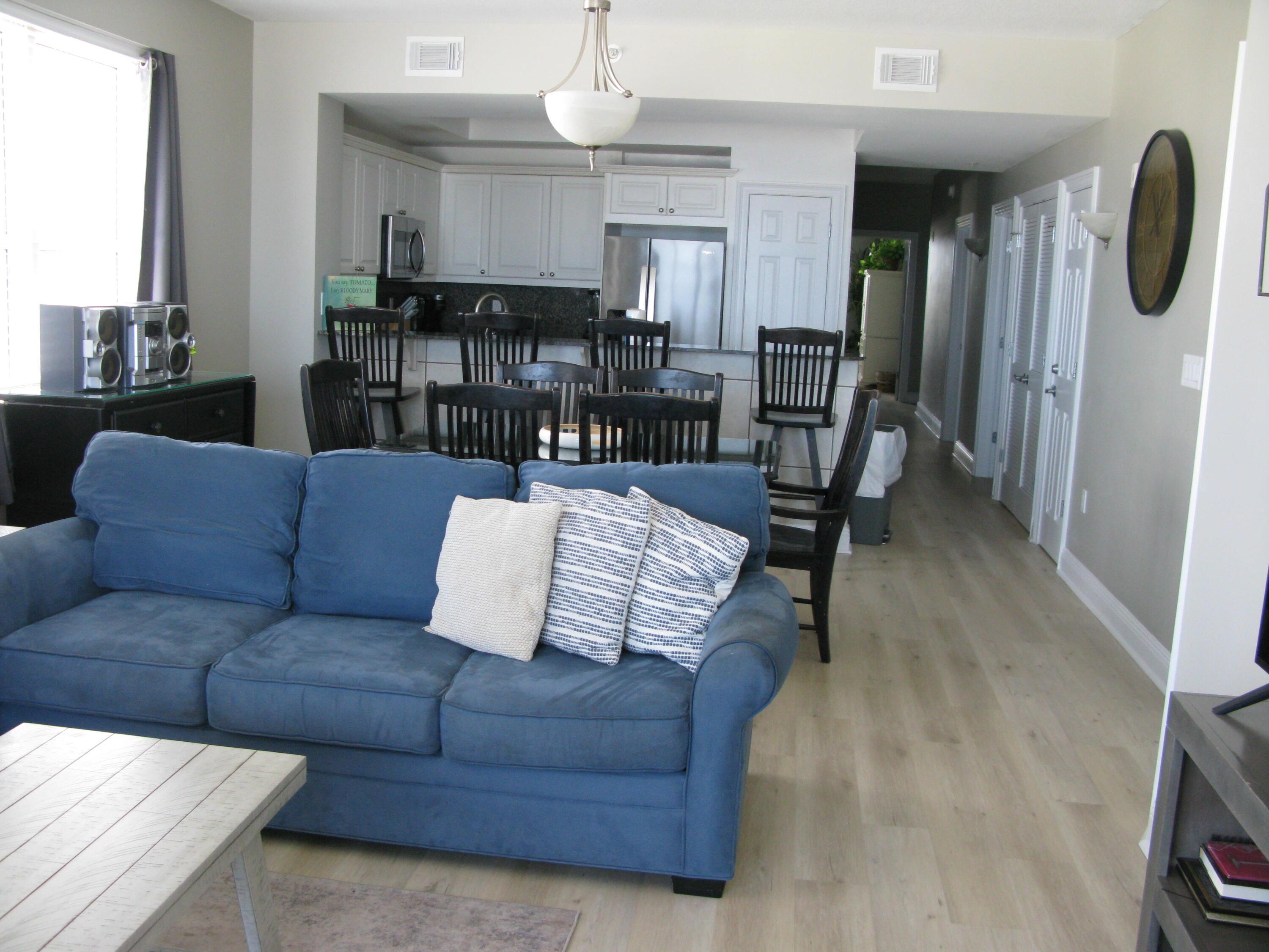 Image 2: Living Room