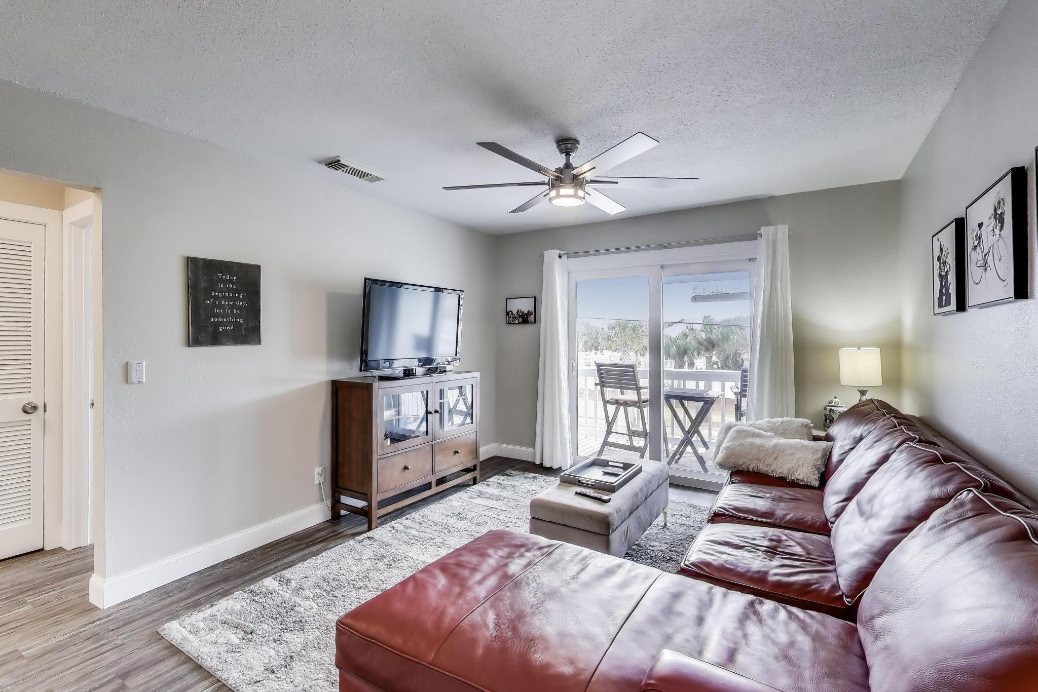 Image 3: Beach Condo
