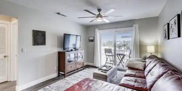 Image 3: Beach Condo