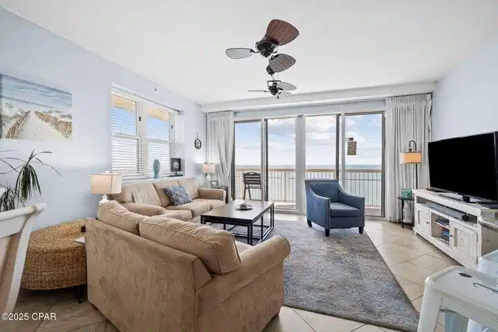 Image 1: Living room