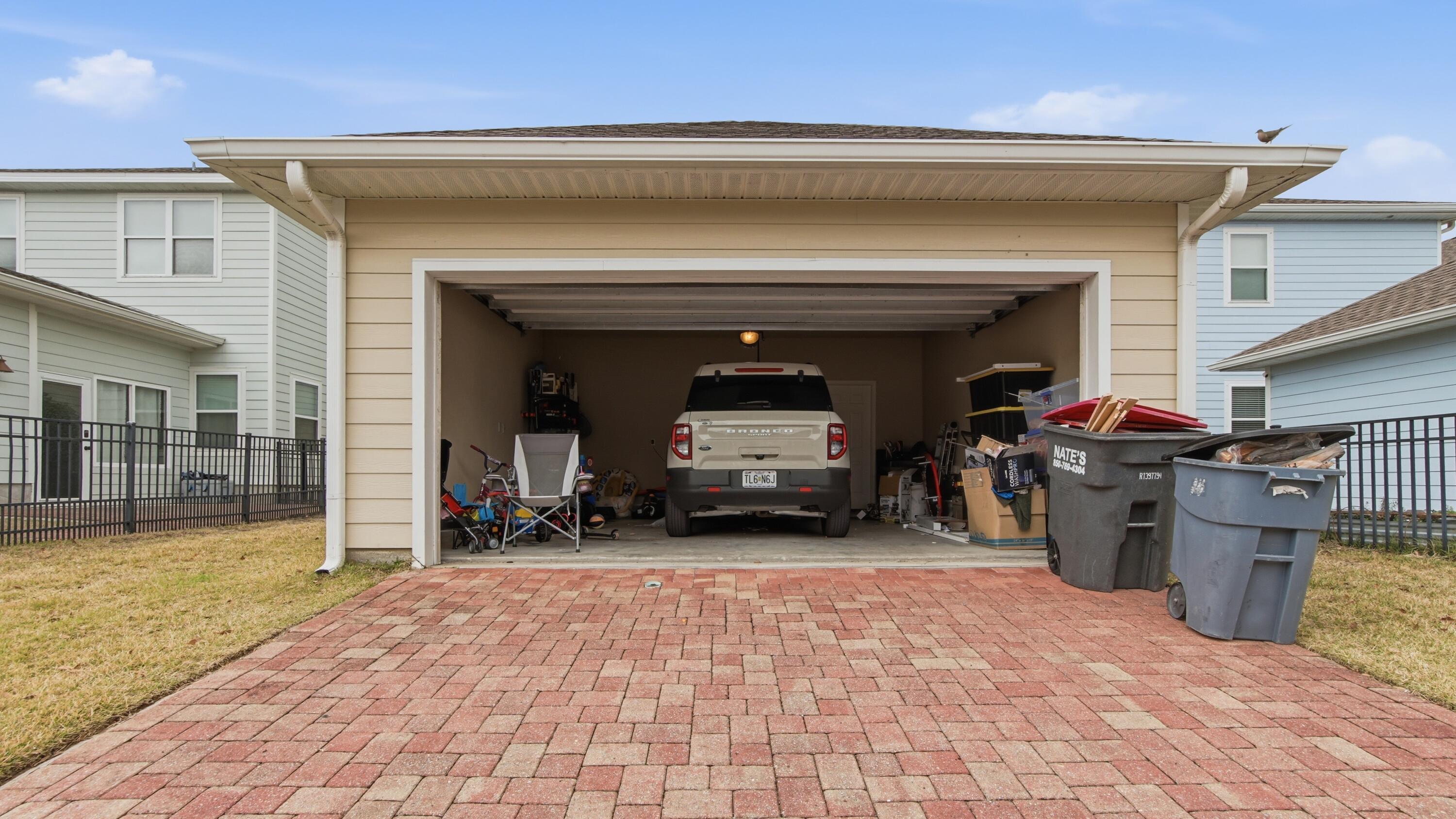 Image 3: 2407 Grandiflora Blvd