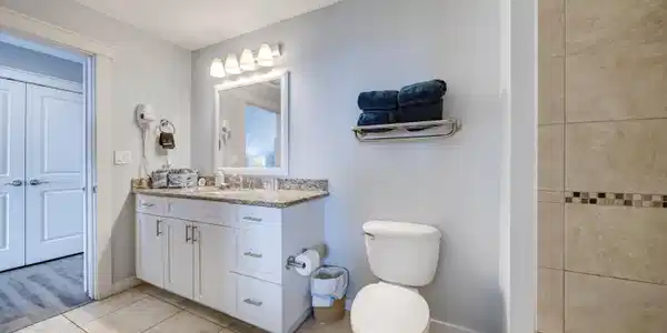 Image 2: Bathroom 2b