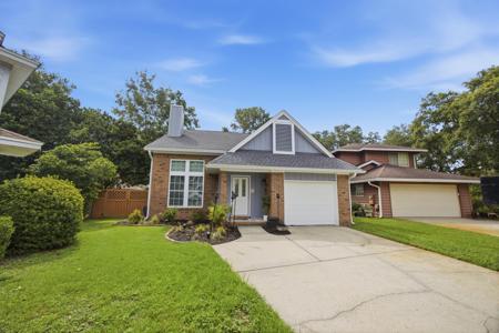 1513 W Mariah Way