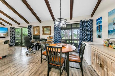 44 Breakwater Bay