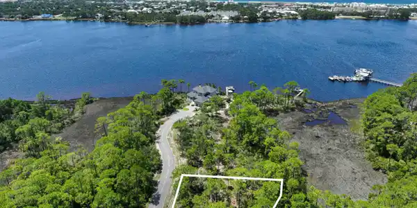 1113 E Water Oak