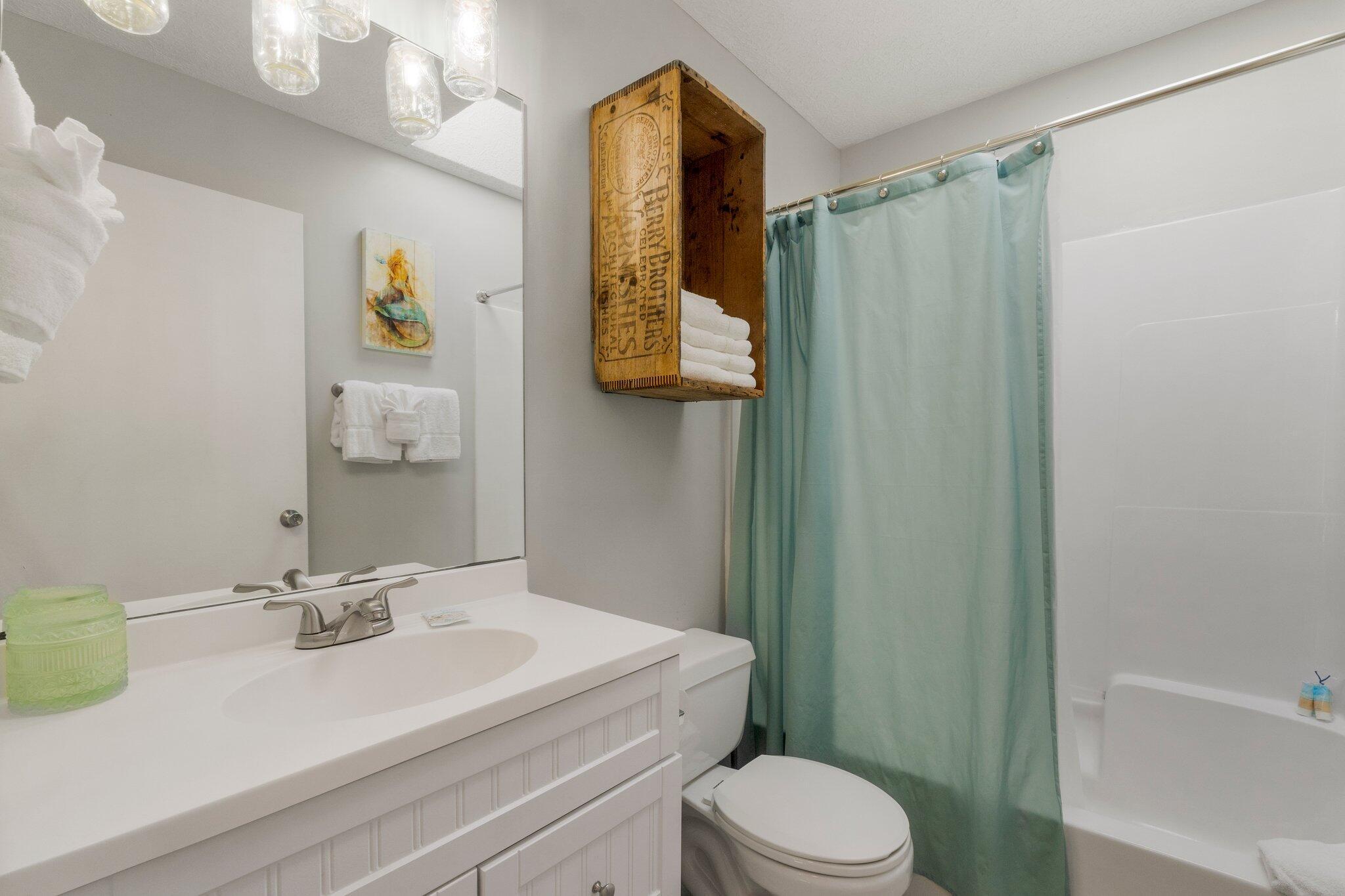 Image 3: bath2