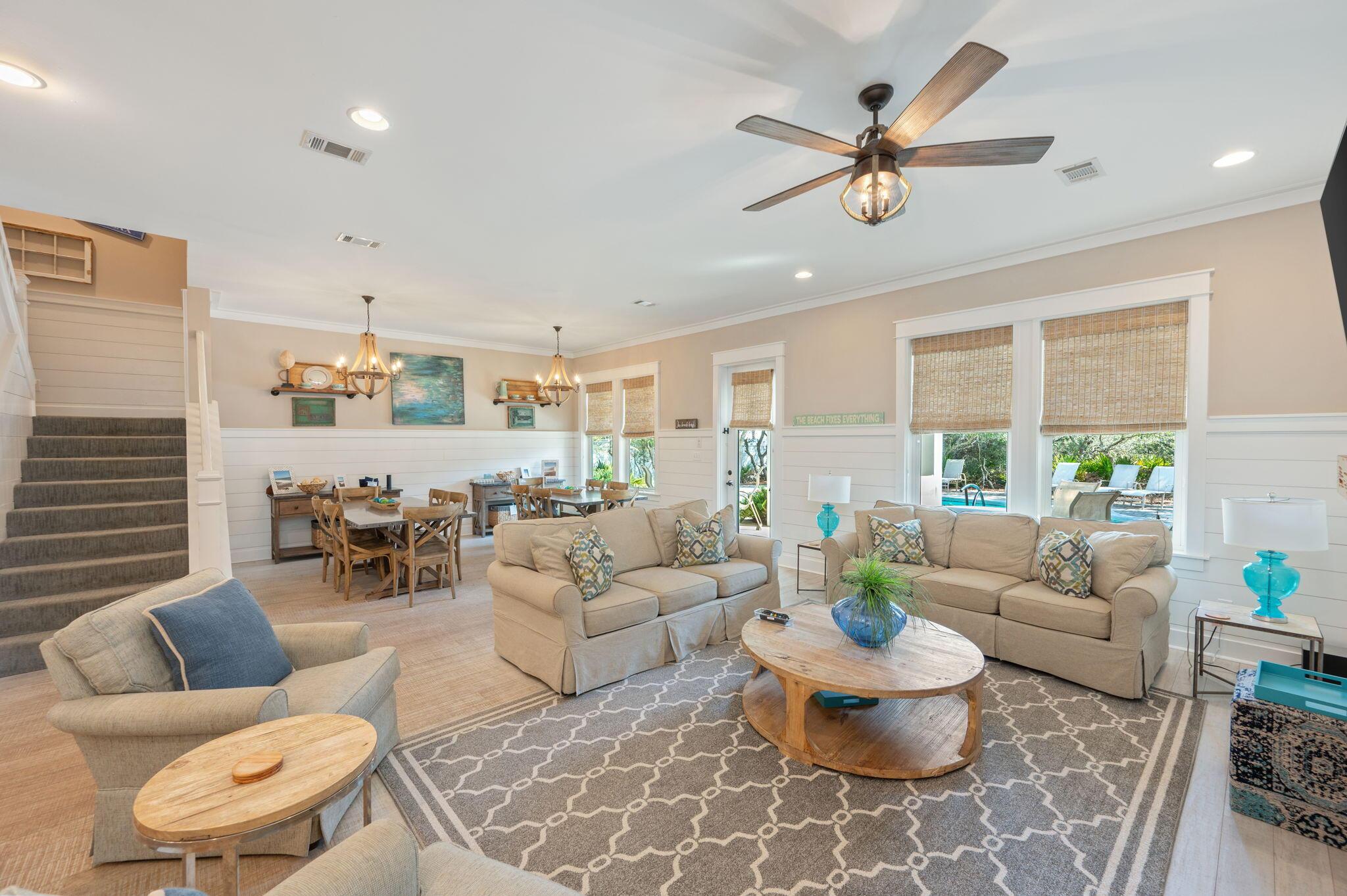 Image 1: Living Area