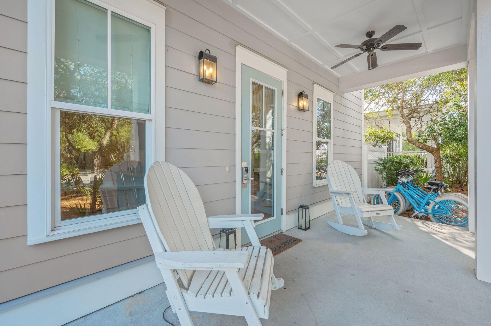Image 4: Covered Front Porch