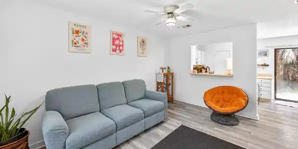 Image 3: more living room