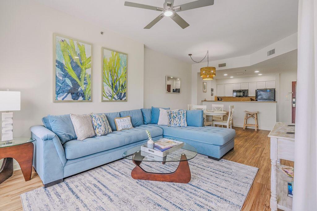 Image 3: Coastal inspired decor.