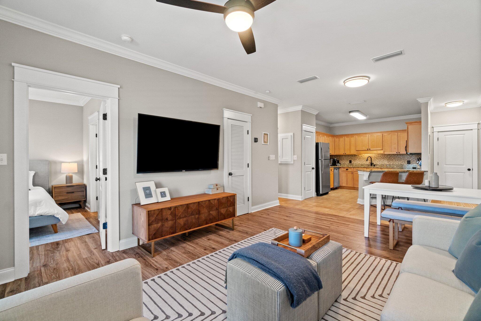 Image 1: Main Living Space