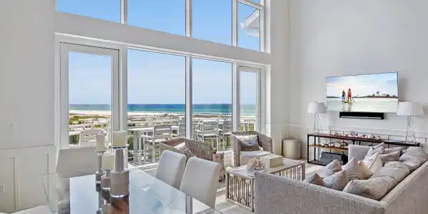 Image 4: Living Room