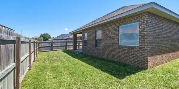 Image 3: 04-20260513 1819 Coast Ct 021