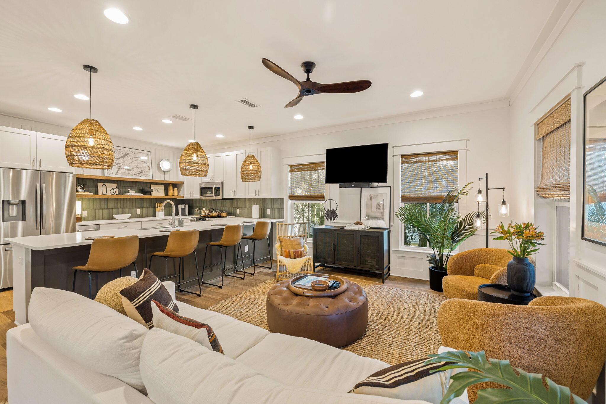 Image 4: Image #8 | Living Area