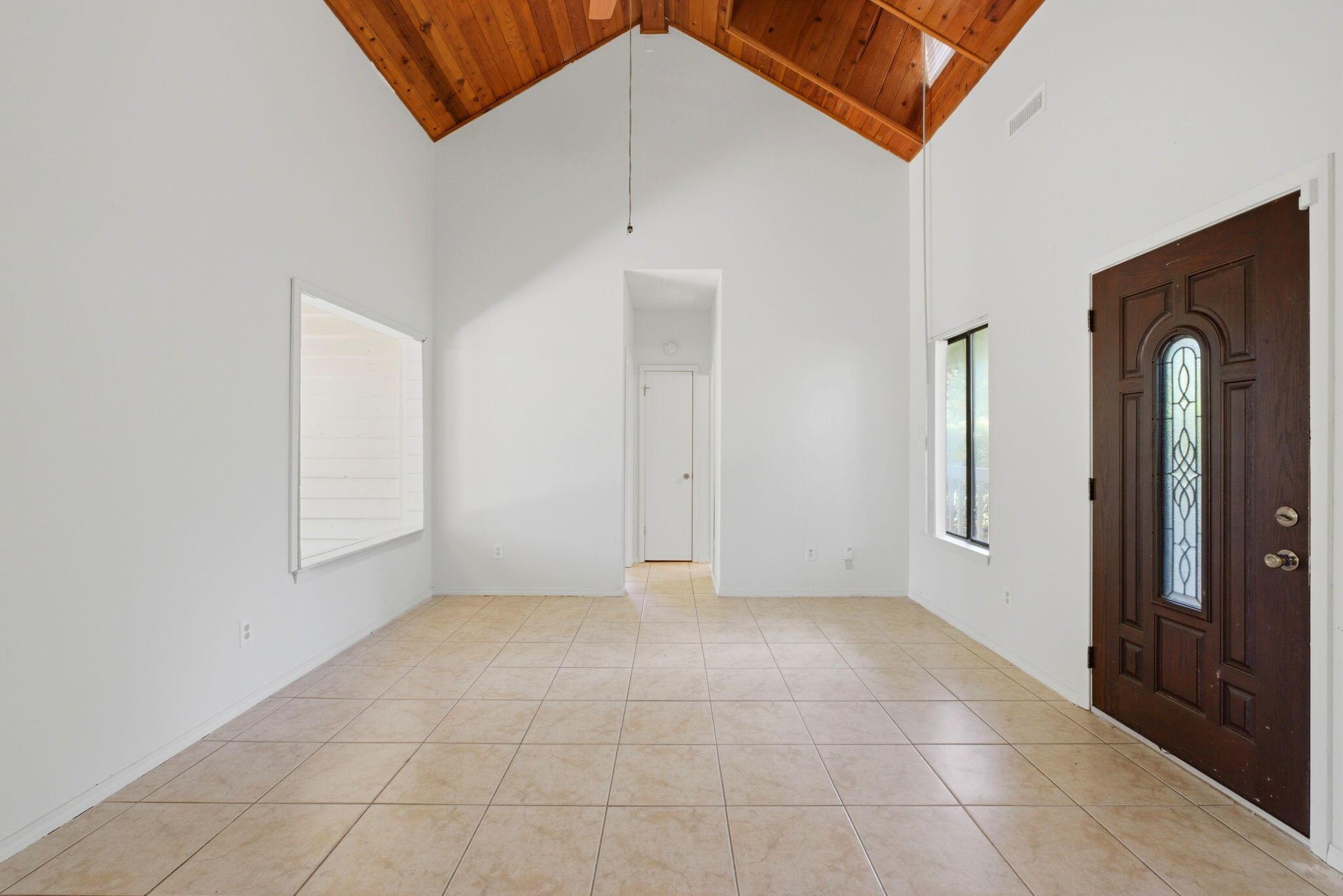 Image 4: 10-web-or-mls-2725-sherwood-dr