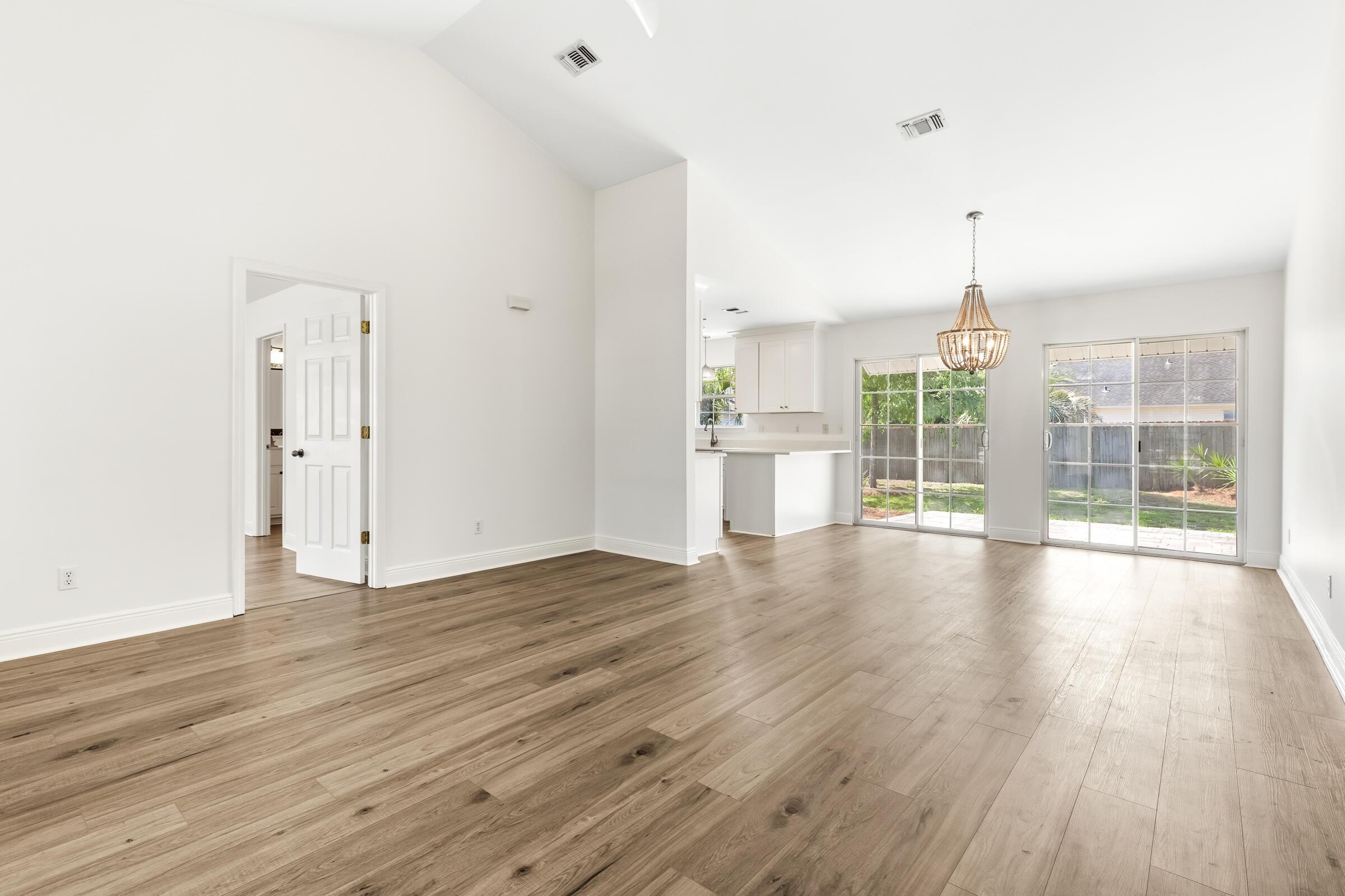 Image 4: 60 Ash Street-10