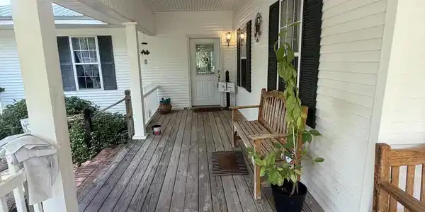 Image 4: Side Porch Enterance 1