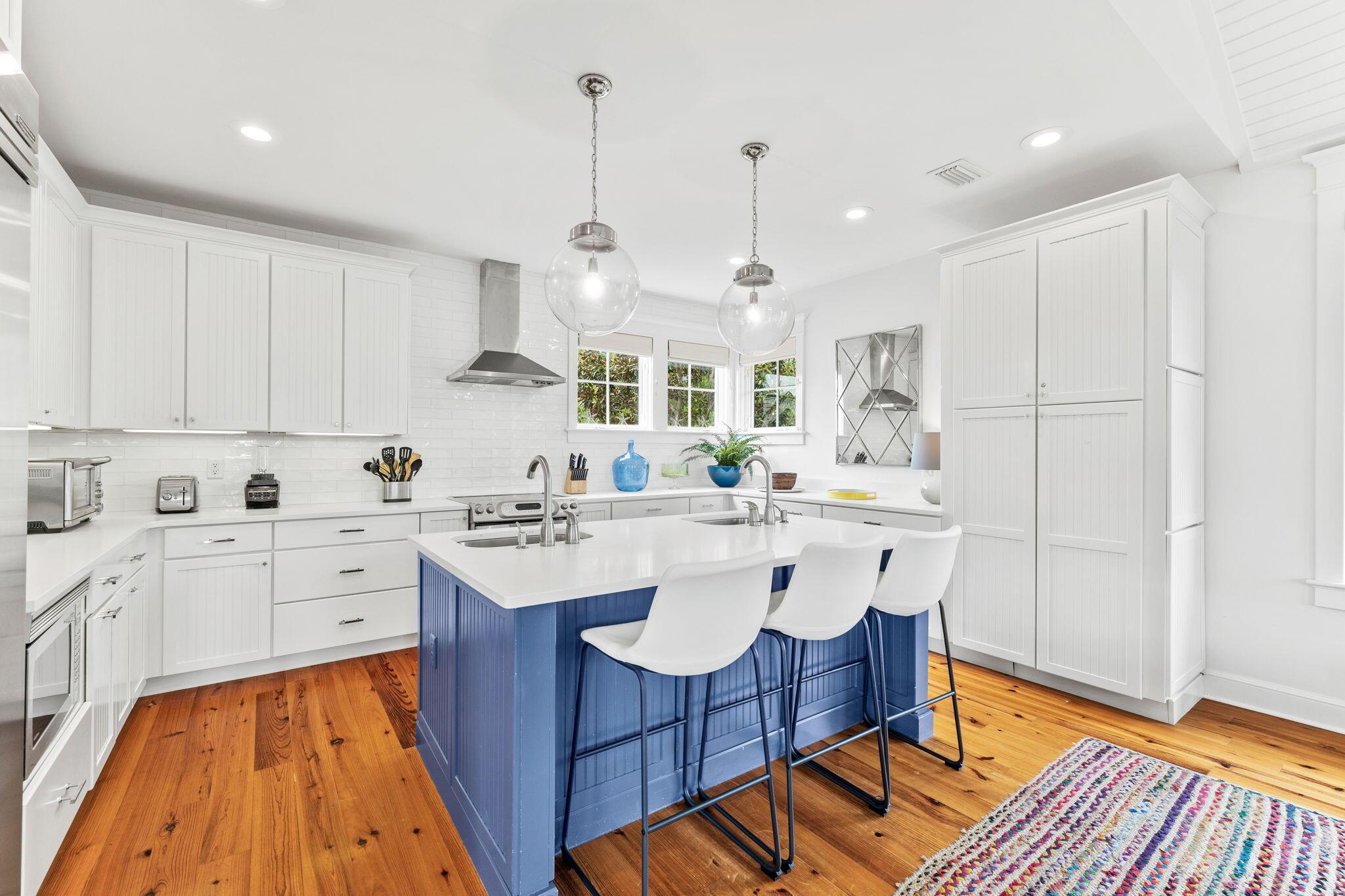 Image 2: Kitchen