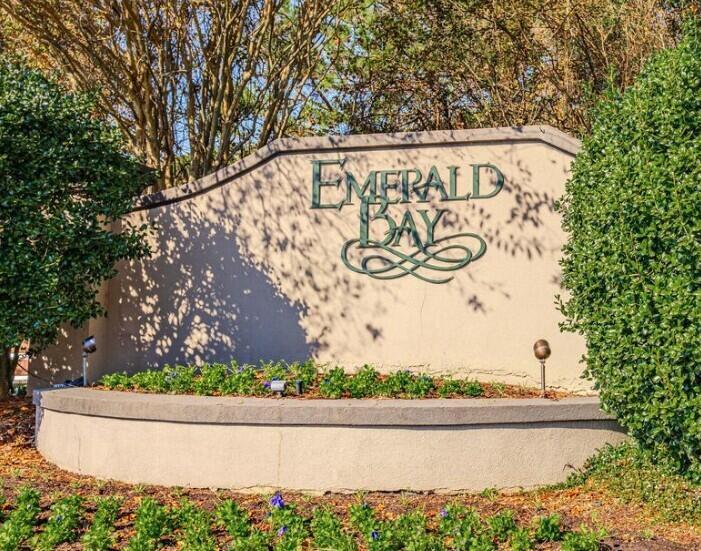 Image 3: Emerald Bay Golf Club Entrance
