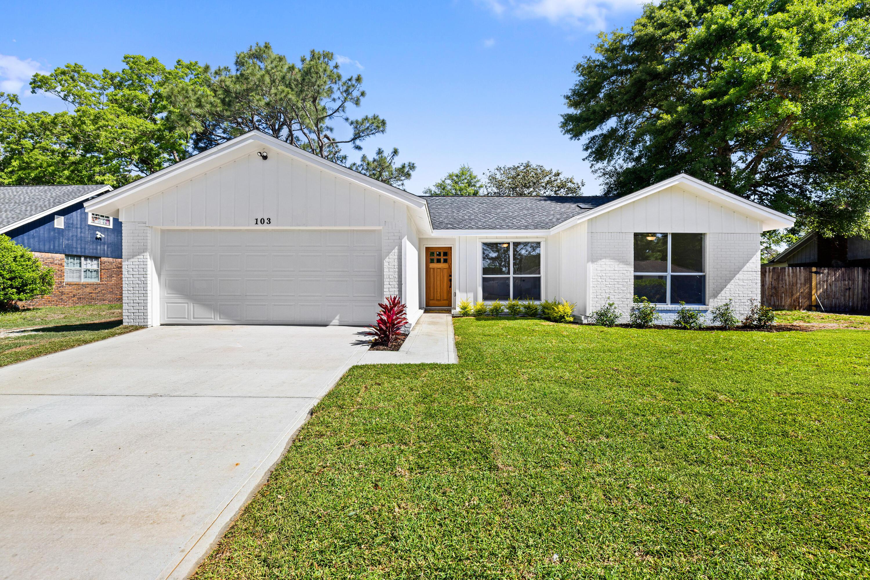 Image 2: FRONT OF HOUSE